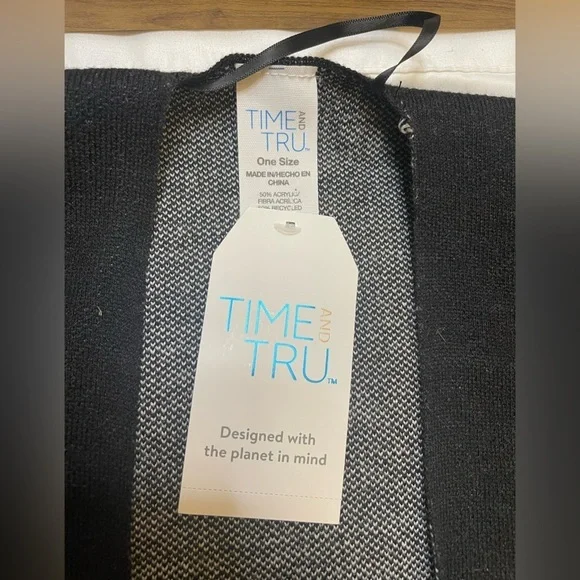 NWT Time & Tru size OS black and white ruana - Picture 5 of 6